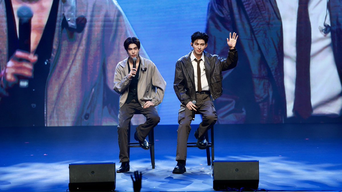 GMMTV's tweet photo. We’re so happy to be a part of everyone’s happiness today. Let’s meet again next time. Thank you for coming to see us.

#GMMTVFANDAY29
#PPWExLA
#GMMTV @ppnaravit @phuwintang https://t.co/ZuSarwlsb4