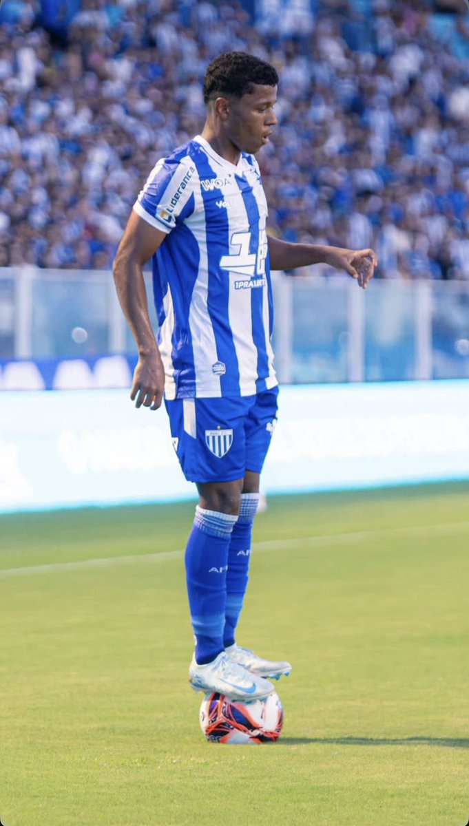 ForcaAzurra's tweet photo. BBBBBBBoa noite Nação Avaiana! 💙🏆 https://t.co/9gpM1LWirC