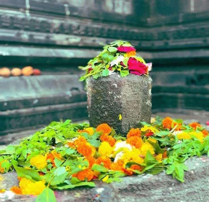 मन के सुकून का,
माध्यम है महादेव..❤️🚩

#har_har_mahadev
#GodMorningMonday #paredãobbb #EleccionesCastillaYLeón2026