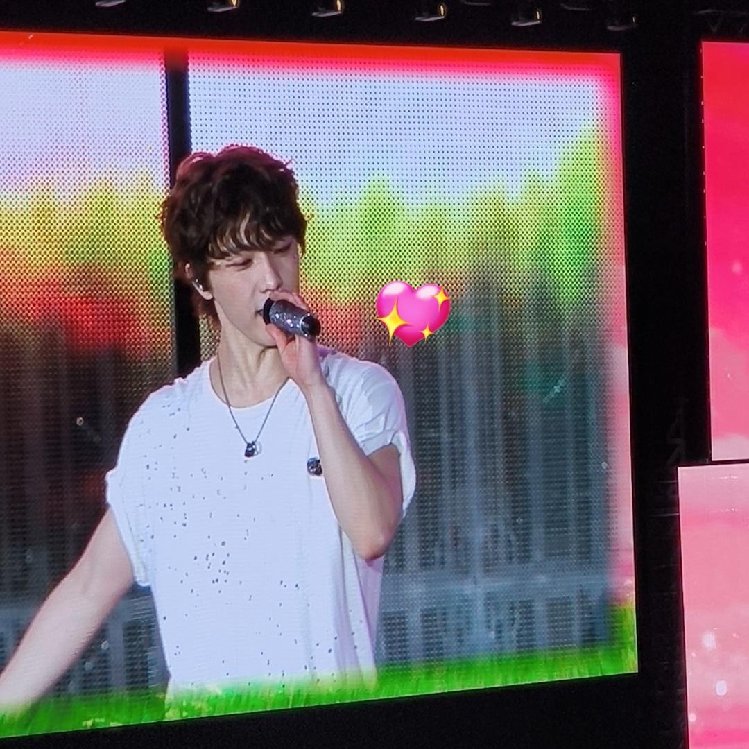 jin is seeing svtxt !! tweet media