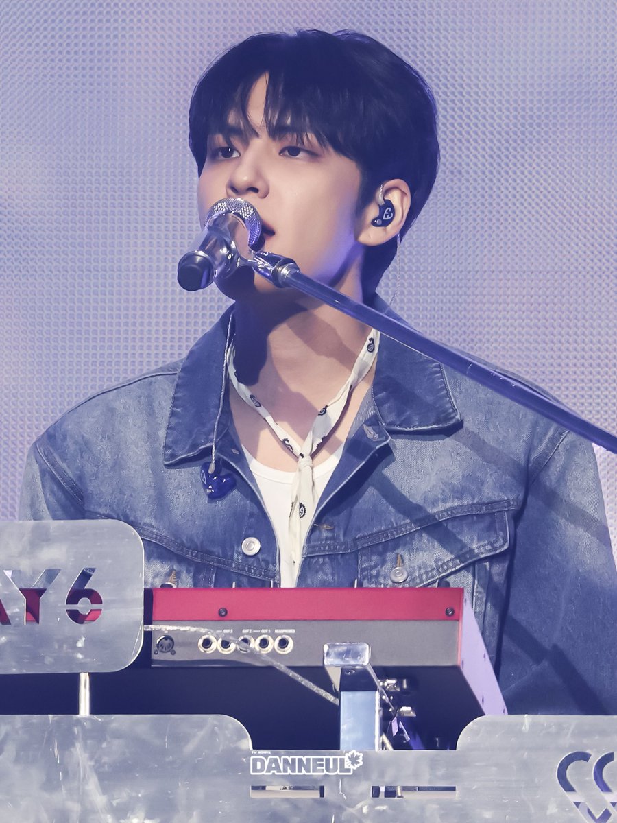 260315 코디 진짜 너무 이뽀
#원필