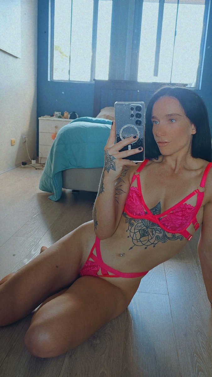 There is one free spot left and receive my new video for $15 ❗️❗️❗️
onlyfans.com/bella_day