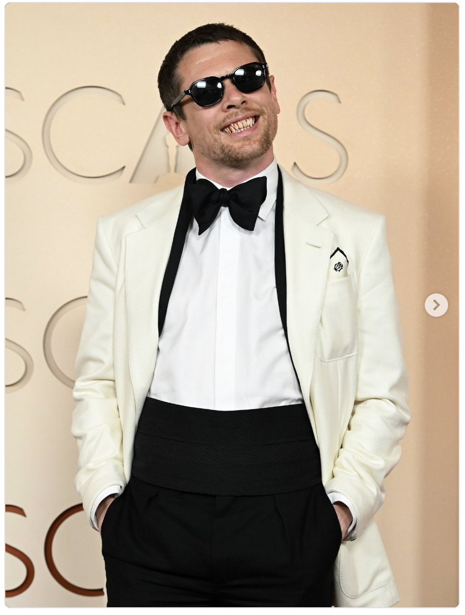 ✍🏼 roxana | ✊🏼 zivar | ⚒️ hadadi tweet media