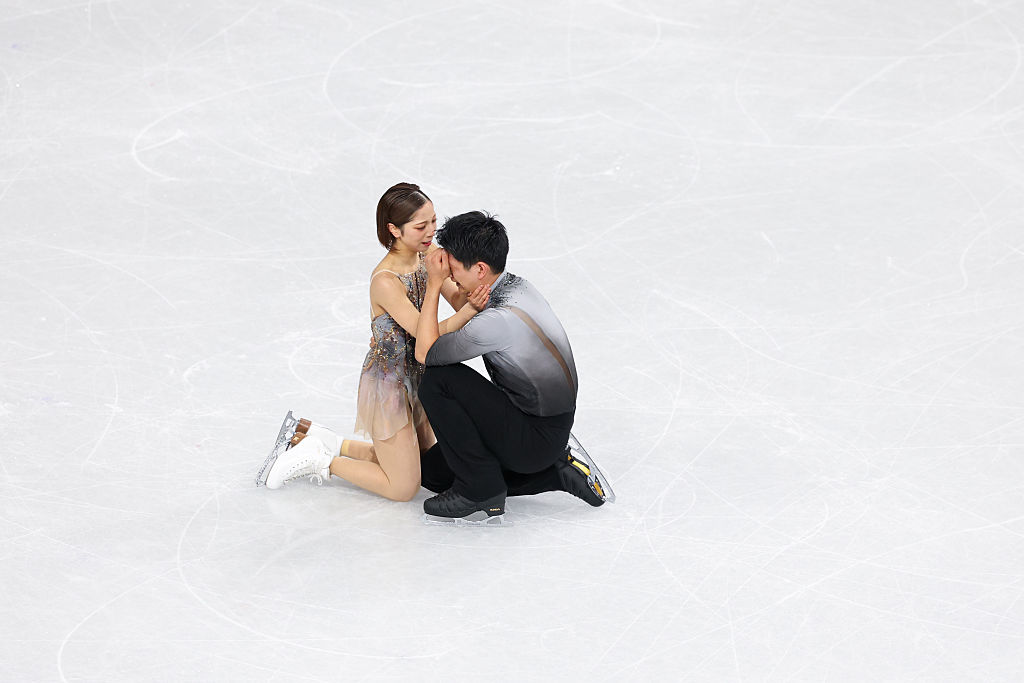 ChuongCrip's tweet photo. Kihara's Redemption Post

From whispers of retirement, from past Olympic heartbreaks, Ryuichi Kihara carried more than just his partner — he carried years of doubt. 😭
Then came Milano Cortina 2026. 🚀
After a tough short program, most would have broken. Not Ryuichi. He wiped the tears, took Riku’s hand, and stepped back onto the ice like a man reborn.😍🥇

In that free skate, every lift, every throw, every look between them screamed: “This time we finish the story our way.”
And they did — world record, gold medal, tears of joy instead of pain.
Second chances are real. Comebacks are real.
If Ryuichi can rise again, so can you — in crypto, in life, in any fight that matters.
Who’s writing their own redemption story right now? Share below!  
#NeverGiveUp #MiuraKiharaSpirituy