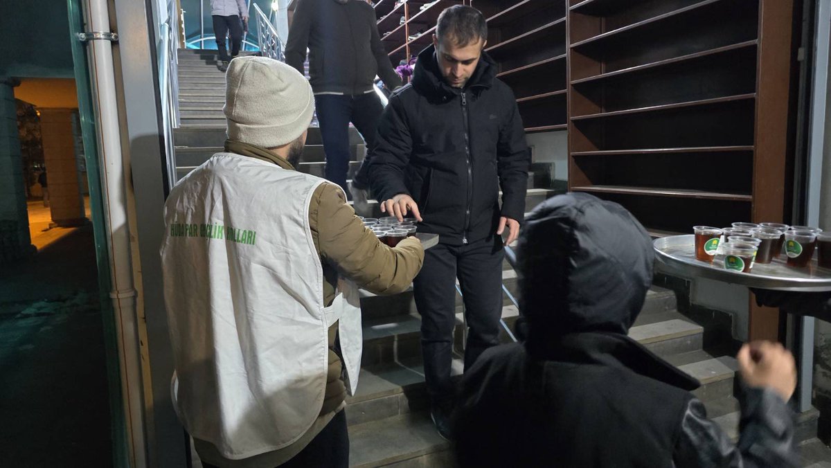 Hür Gençlik Bağlar tweet media
