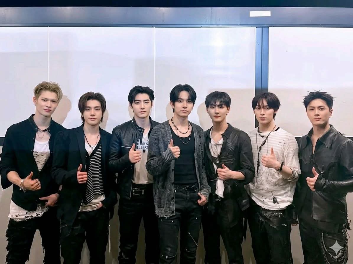 snlvrc's tweet photo. RECUERDEN USAR ESTA FOTO PARA LA MASIVA CHIQUILLASS

DO NOT REWRITE THE FATE OF ENHYPEN
#BEACCOUNTABLE_BELIFT
#ENHYPEN_IS_7 
#HEESEUNG_STAYS https://t.co/BppXGGI3Ae