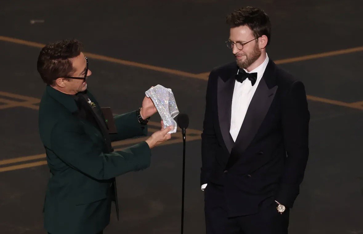 Chris Evans Chile tweet media