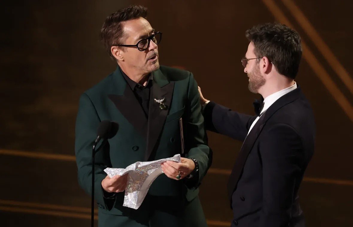 Chris Evans Chile tweet media