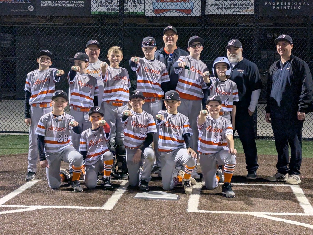 IndianaAstros's tweet photo. Congrats to our 12U Black for their Tournament Runner-Up finish! This team battled all tourney long! They have toughness in their DNA! Proud of this squad!
#IndianaAstros
#WePlayLateOnSundays
#fightingwithbc
#JG
#GP https://t.co/605kNoY4Pn