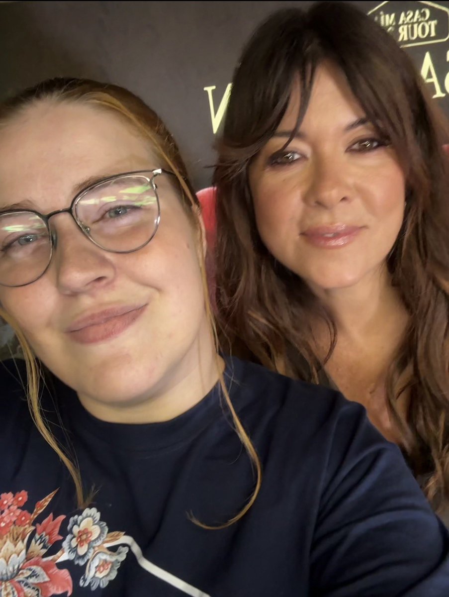 agus de agustina 💐 tweet media