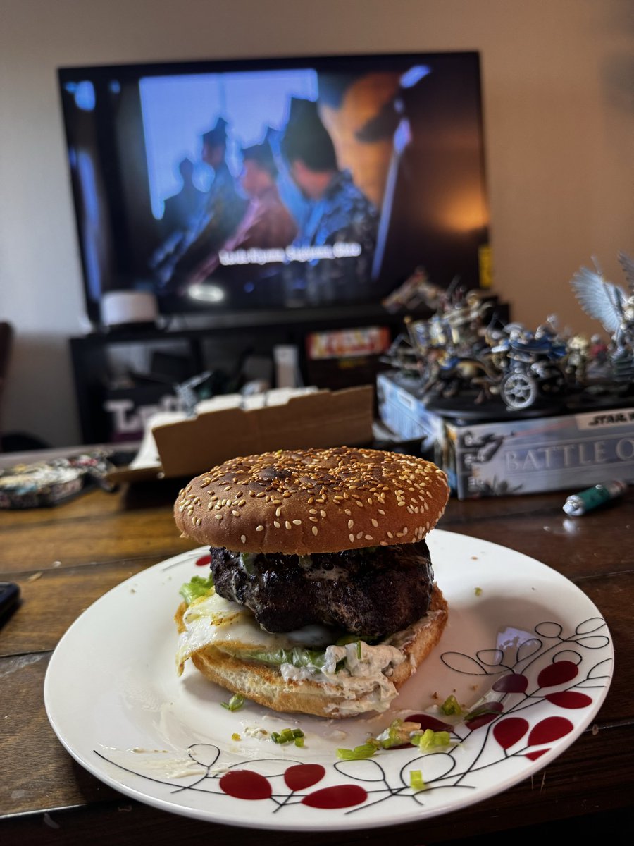 POV your friend makes you a hamburger w fried egg