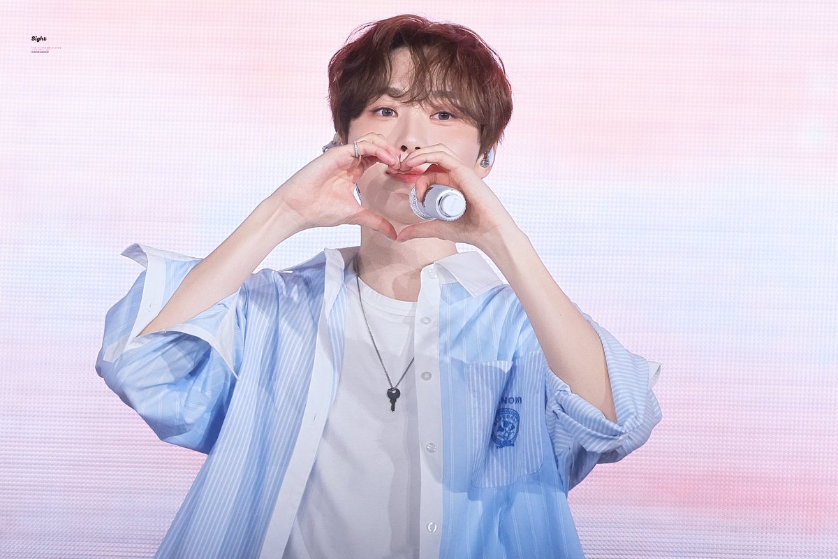 𝑠𝑖𝑔ℎ𝑡 tweet media