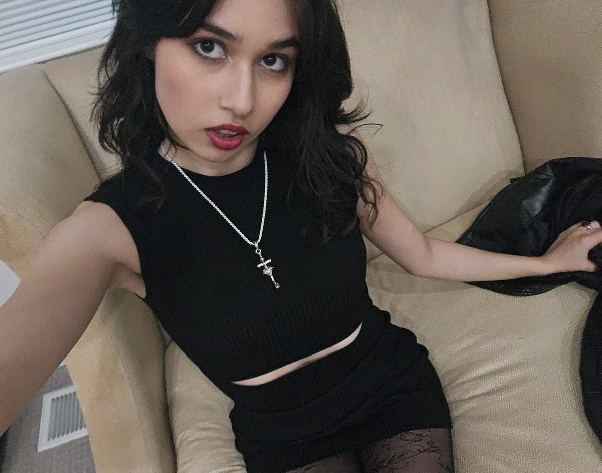 𝐴𝑡𝑟𝑜𝑝𝑎 ♱ tweet media