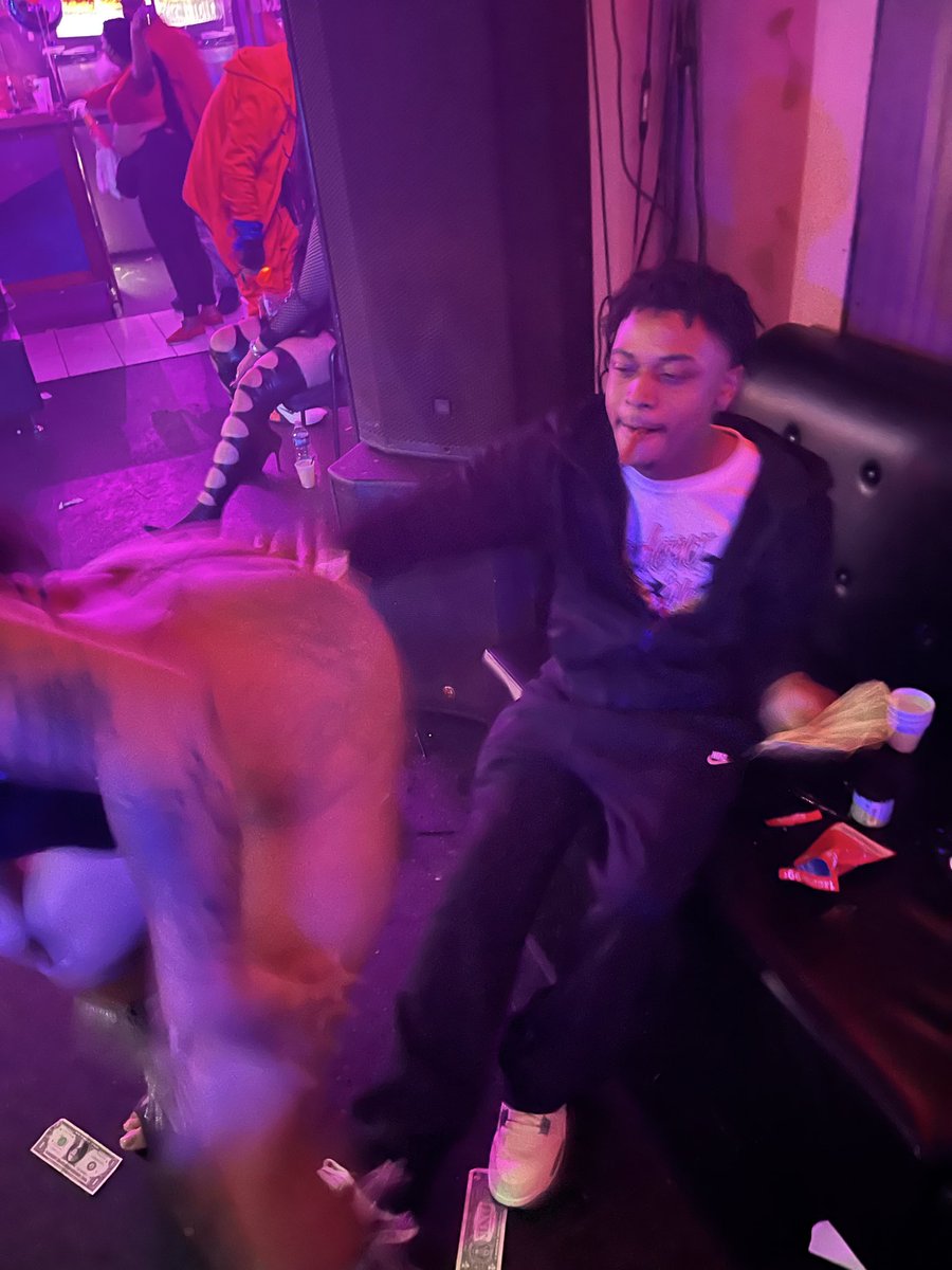 Lilmagic_'s tweet image. Happy birthday to me🥳🖤🚷 #314day #314 #stl #estl