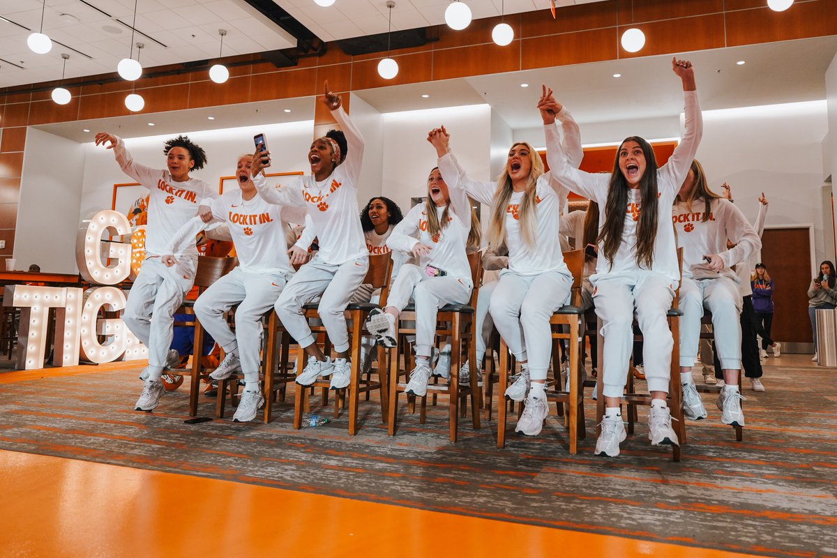 Clemson Women's Basketball tweet media