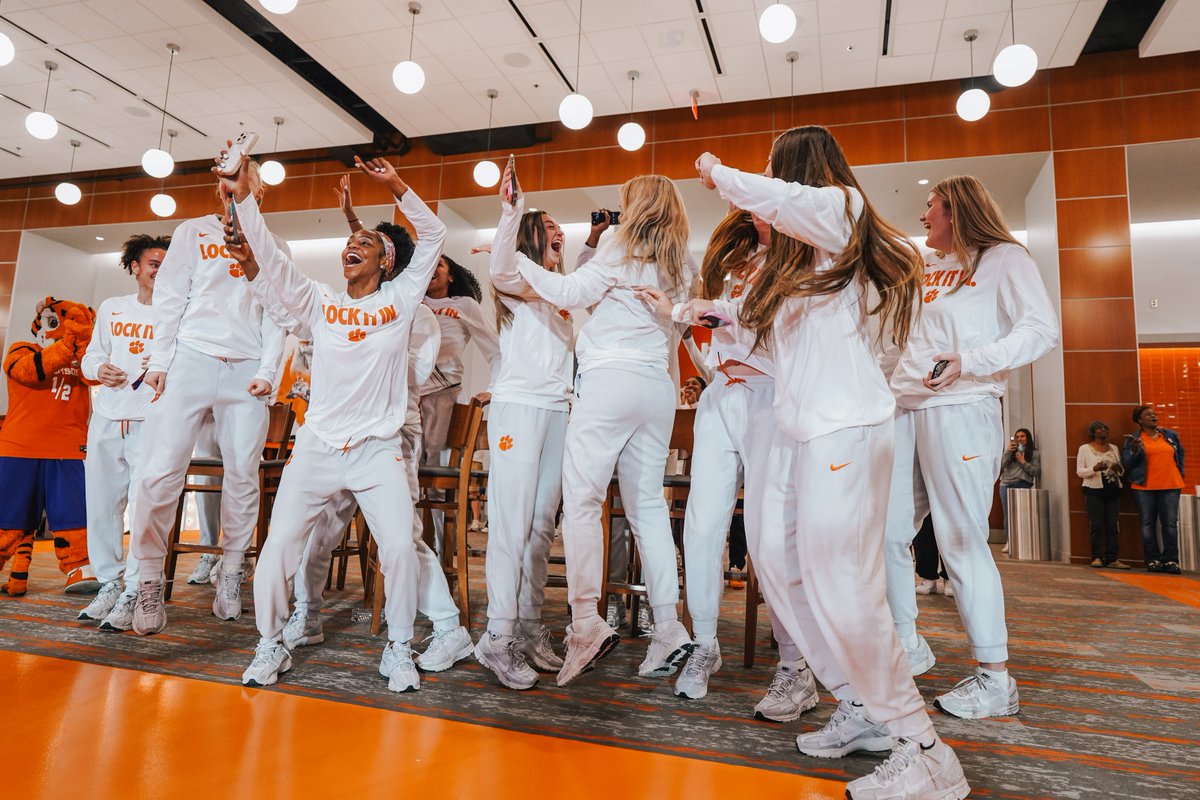 Clemson Women's Basketball tweet media