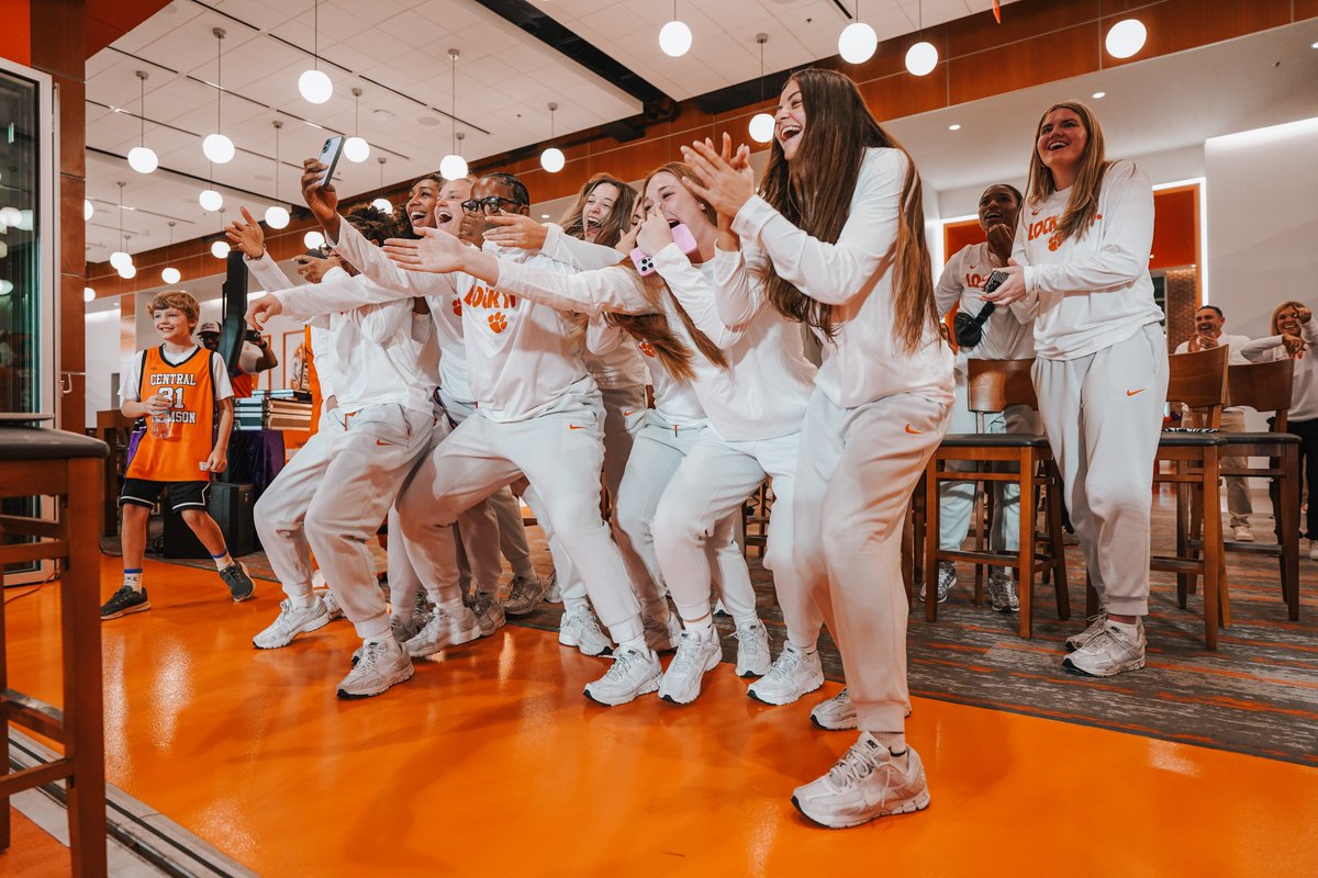 Clemson Women's Basketball tweet media