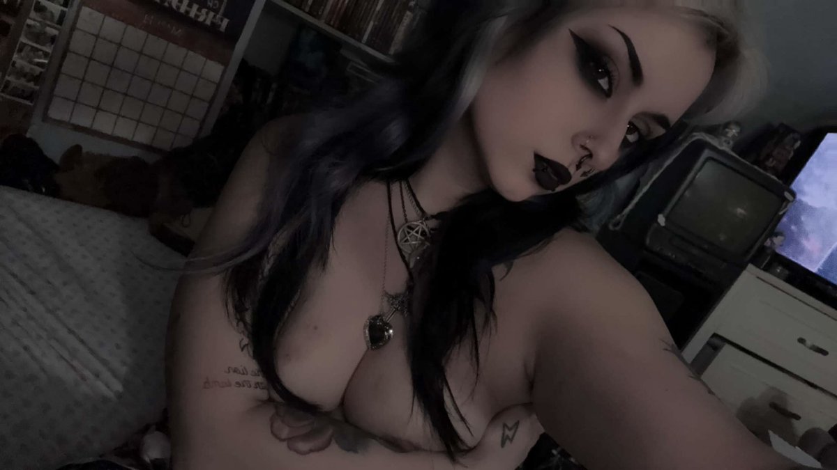Blake 🦇 tweet media