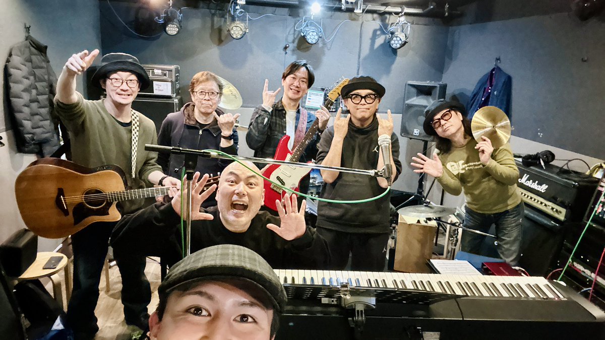 team54notice's tweet photo. 昨日はTEAM54バンドの稽古でした！！！
お芝居だけでなく歌謡ショーも最高にカッコよくて盛り上がること間違いなし🤘

皆様お楽しみに〜😁

#TEAM54 
#2ndLife 
#前田耕陽 
#RockonSosialClub 
#男闘呼組 https://t.co/CdN1wE9xAs