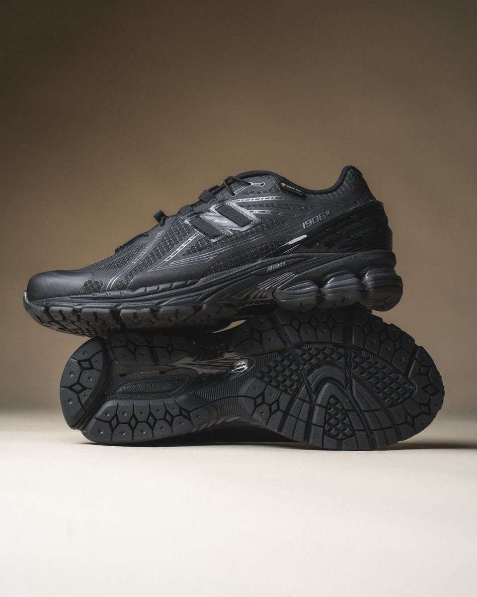 fullress's tweet image. 【2026年 3/16 発売】
New Balance U1906 31U GORE-TEX “Black/Alkaline Green” (ニューバランス ゴアテックス GTX) [U190631U]

・ニューバランスオンライン発売

fullress.com/new-balance-u1…