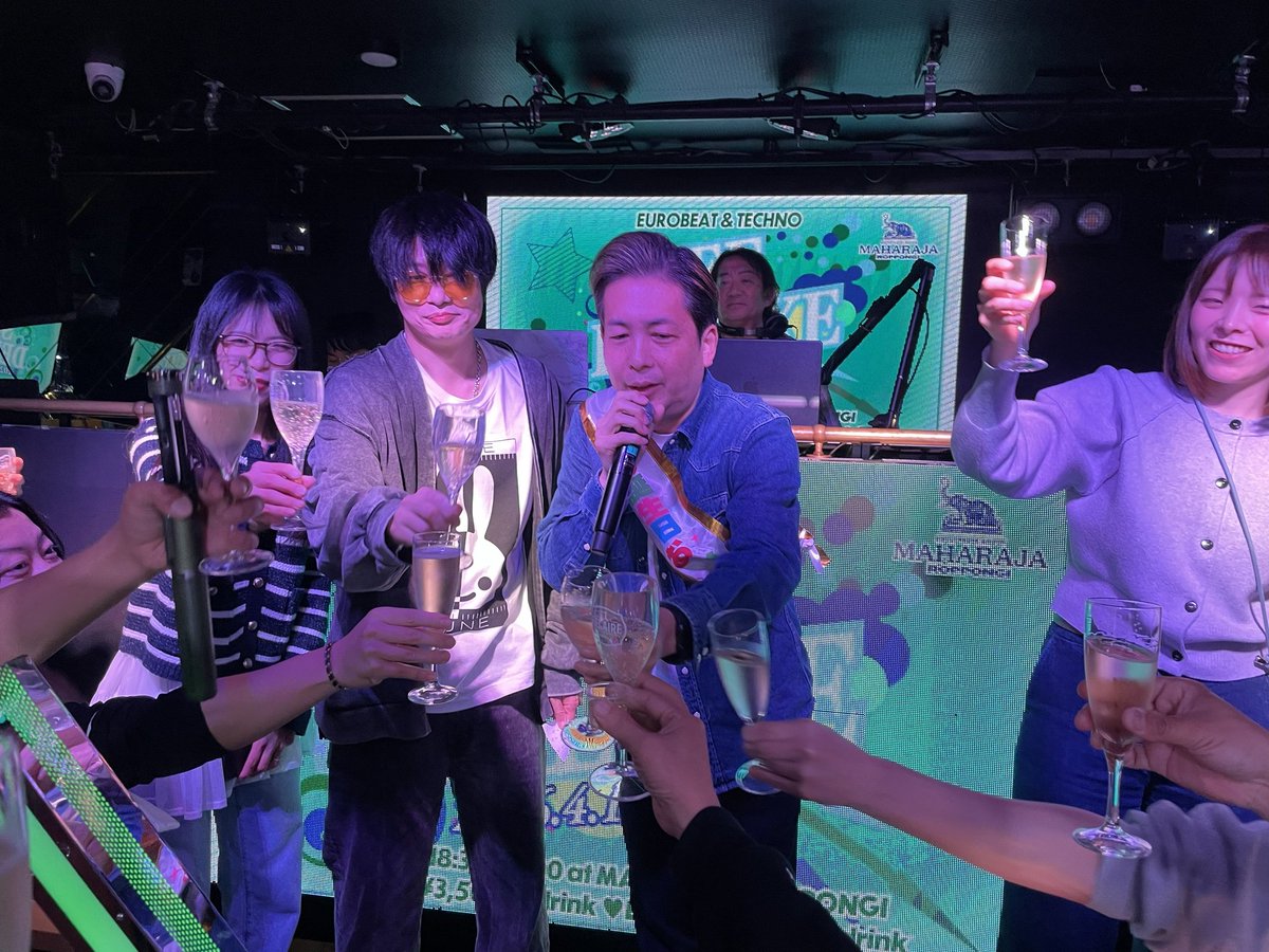 3月SEFありがとうございました🌸
パラパラ講習会曲はSAMURAI HEARTでした！
パラパラタイムもテクパラタイムも大盛り上がり🎶✨
DJ BOSSのバースデーも盛大でした🎉
ありがとうございました✨

来月は4月19日(日)18:30～マハラジャ六本木にて開催です！
みなさまお待ちしております♪