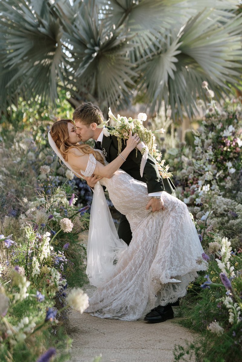 Elly Clutch tweet media