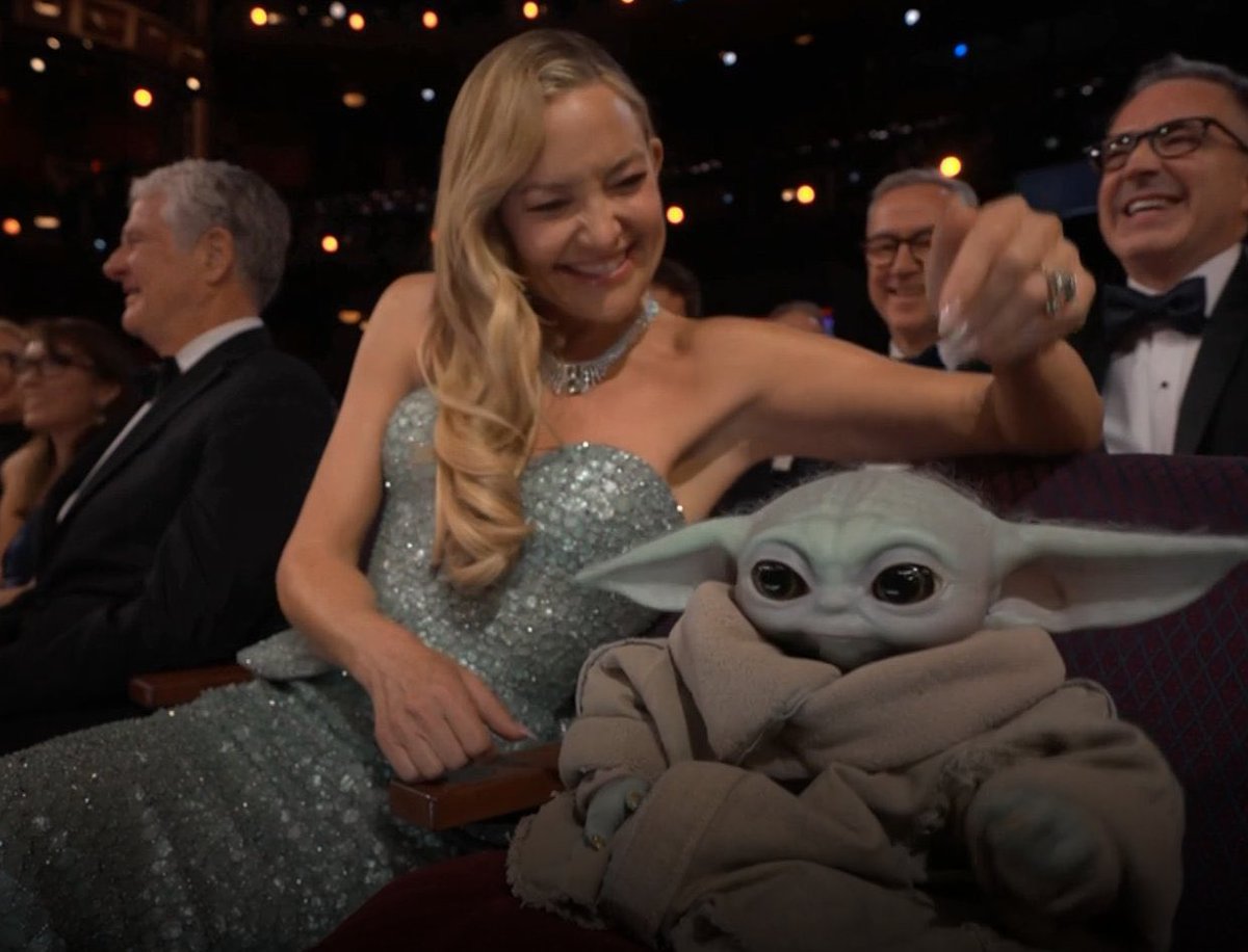 ArteeCinne's tweet photo. Miren #grogu  fue a los #oscars2026  apenas 50 años tiene la criatura. https://t.co/Rjft2vQtoq