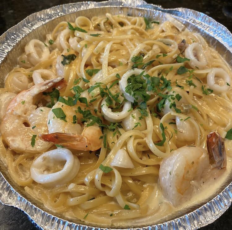 IVORYYGODDESS's tweet photo. Kicked off Mother’s Day weekend right. Cooked some Seafood Alfredo for the Mrs. Another home run. Don’t mind the tinfoil, we didn’t want to do dishes. https://t.co/y4U2CT3kZS