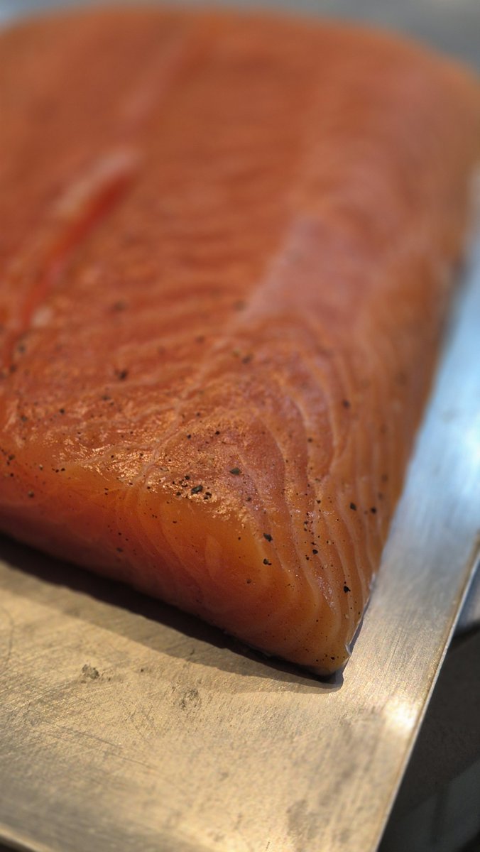 Salmão defumado ficou pronto. 

Cc <a href="/doutorprepucio/">Doutor Prepúcio</a>