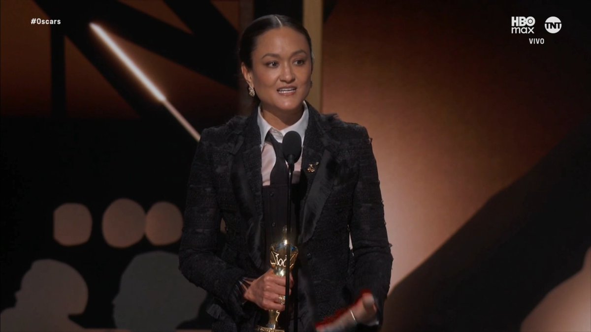 laestatuilla's tweet photo. AUTUMN DURALD ARKAPAW es la PRIMERA MUJER ganadora del Oscar a Mejor Fotografía 👏👏👏 https://t.co/ea4Ly8a2nW