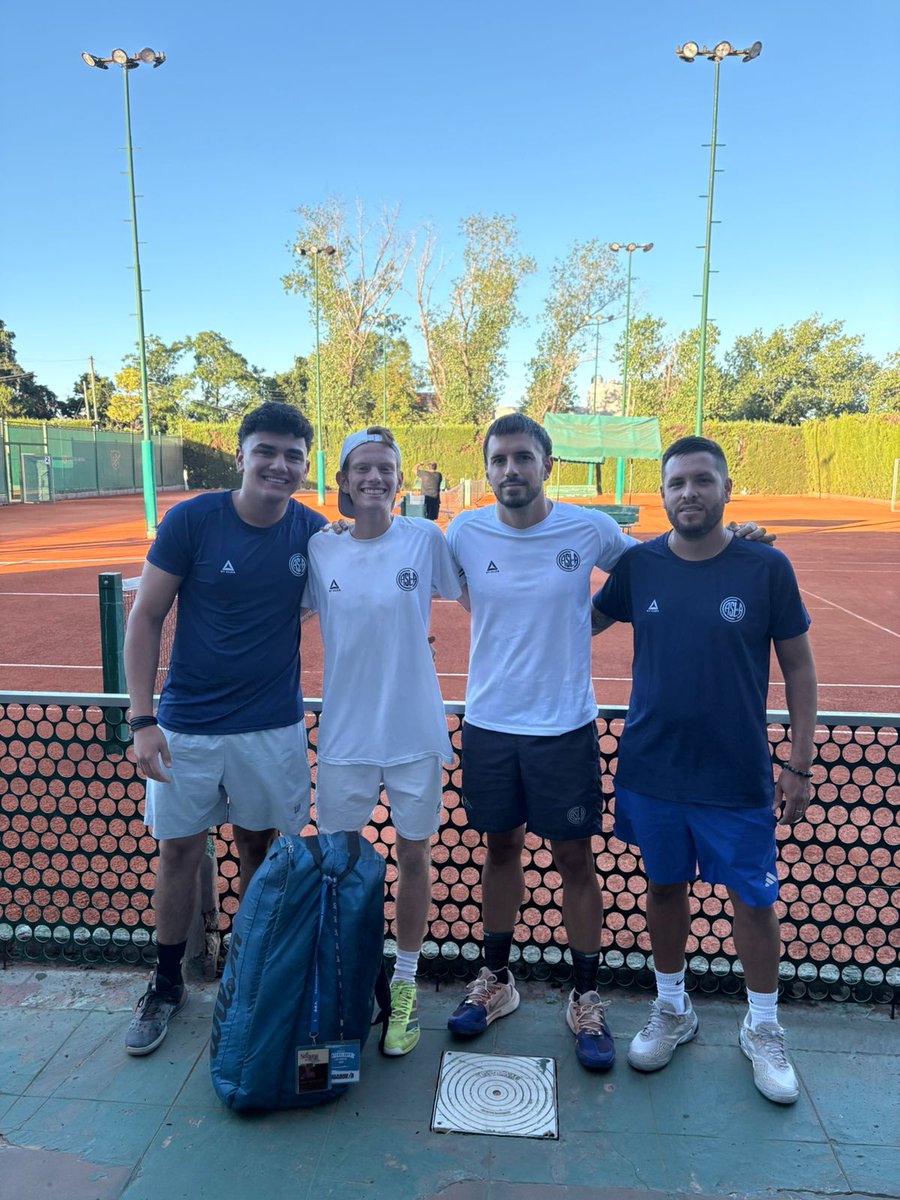 Tenis CASLA tweet media