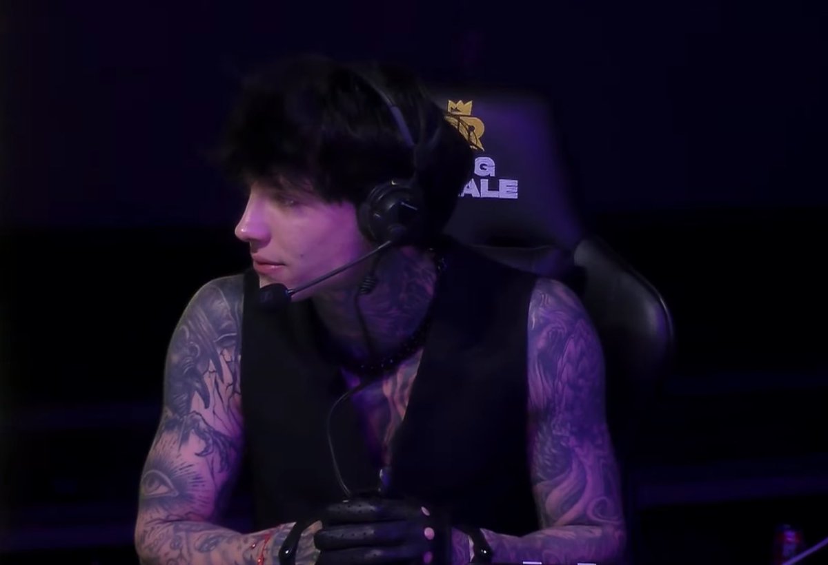 Angie 🖤👽🖤 tweet media