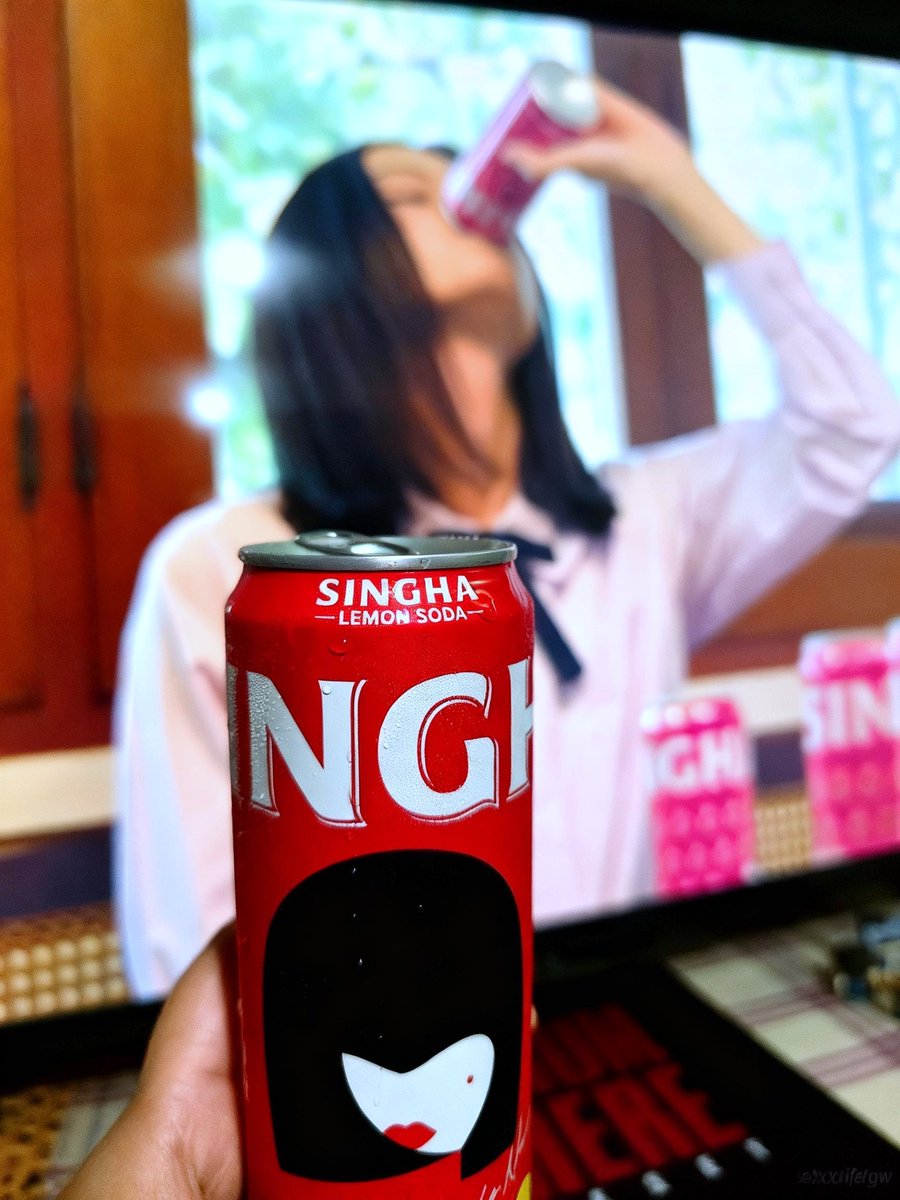 SSSTTYYJH's tweet photo. ลำบากต้องออกไปซื้อมากินตามจนได้ !! 7-11 ฝั่งบ้านหมดต้องข้ามไปซื้อฝั่งตรงข้ามอีก ซ่าสะใจมาก ดื่มเพลินไม่หยุดเลยล่ะ หรือเวรกรรมกุมาในรูปแบบนี้วะ 🤣🤣🤣 เอาอีกมั้ยจ๊ะะ เปิดให้จ่ะะ 55555555555555555555555555

#เด็กใหม่TheResetEP2
#GirlFromNowhere
#Beckysangels https://t.co/l3047cpibT