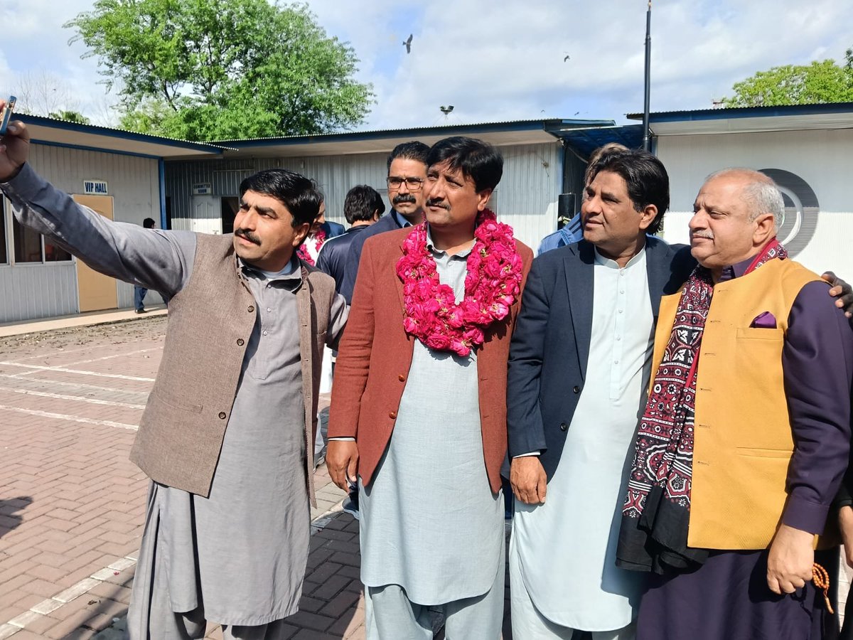 JOURNALISTS PANEL tweet media