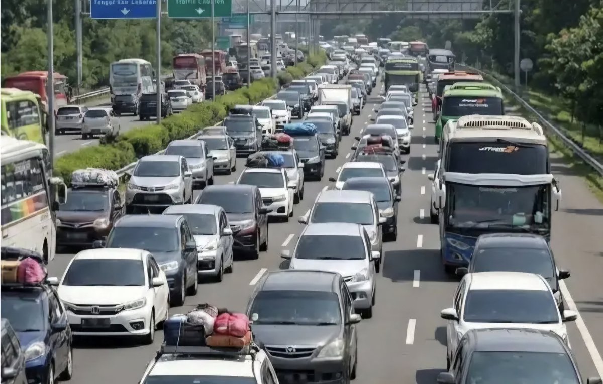 fadjroeL's tweet image. 143 juta pemudik akan melakukan perjalanan "pulang kampung" untuk menyambut Hari Raya Idul Fitri 1447 H, menurut @kemenhub151
Selamat Mudik, Selamat merayakan #IdulFitri1447H Mohon Maaf Lahir dan Batin ~ @PEDOMAN_id #DiplomasiIndonesia #IniDiplomasi #IdulFitri #Indonesia #Bali