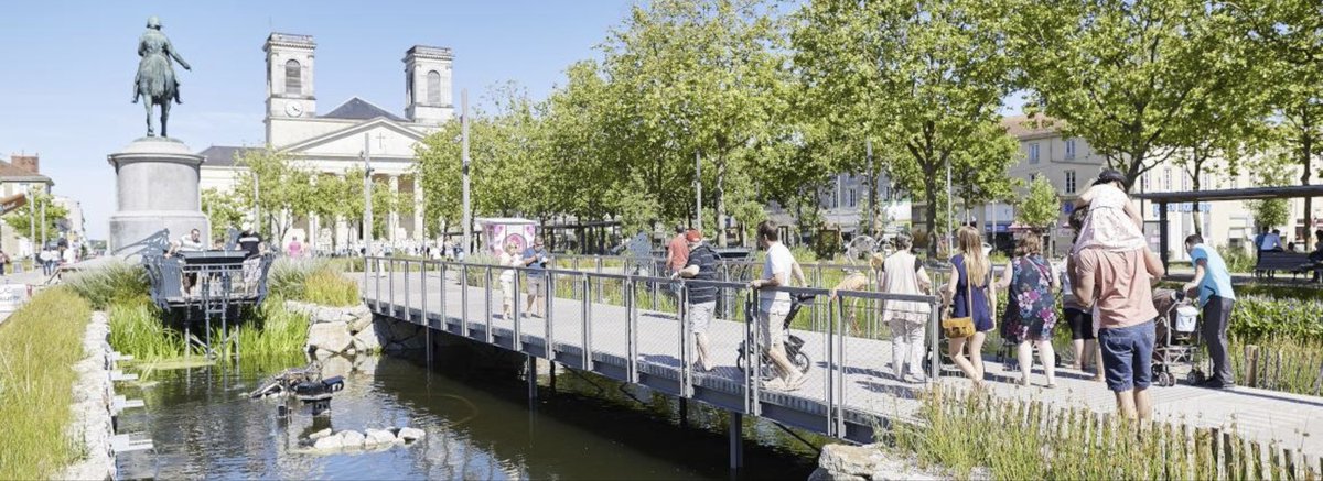 Au 2nd tour des municipales, <a href="/larochesuryonfr/">La Roche-sur-Yon, Ville & Agglomération</a> le choix sera entre extrême droite, union de l’extreme gauche, dissimulant LFI et anti croissants parmi eux, et notre maire <a href="/Lucbouard/">Luc_Bouard</a>, bâtisseur et rassembleur. 

2 mots : ALLEZ VOTER et ne laissez pas notre ville aux extrêmes !!!