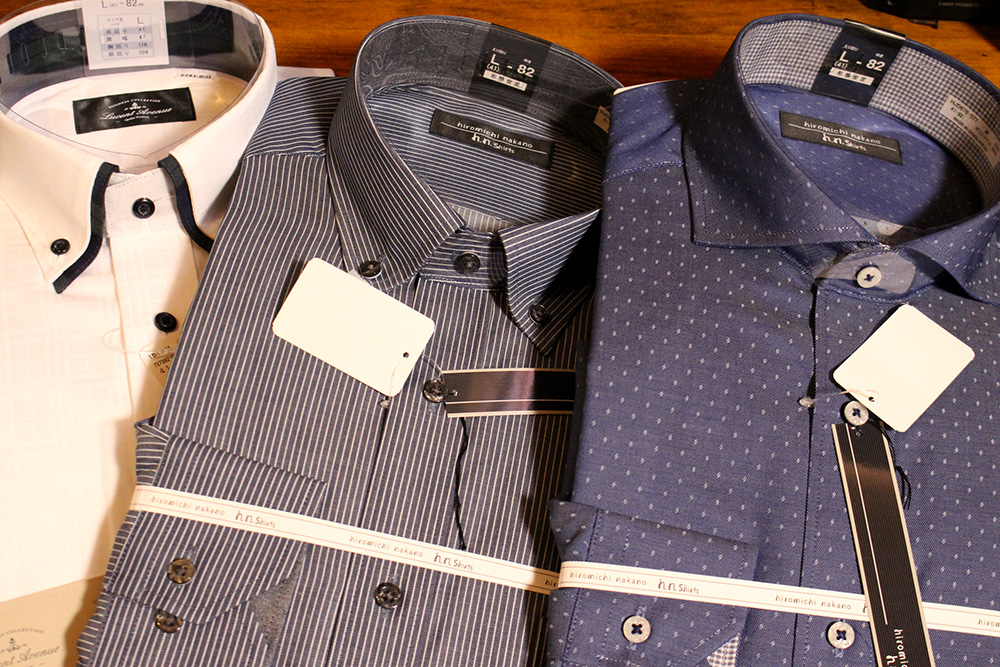 Yシャツ3枚買いました。3月中にもう3枚くらい買っておかねば。