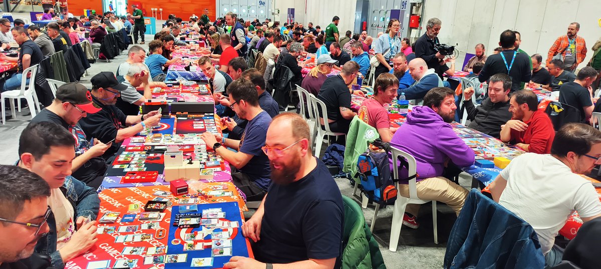 2d6 Magazine tweet media