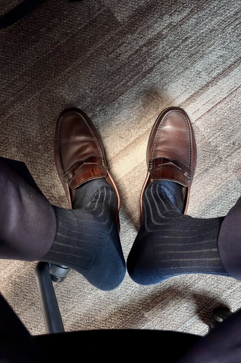 simon_socks tweet media