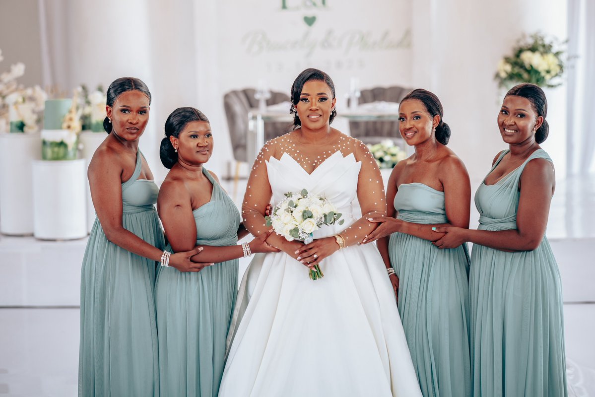 𝘛𝘶𝘮𝘦𝘭𝘰 𝘔𝘢𝘬𝘸𝘦𝘭𝘢 tweet media