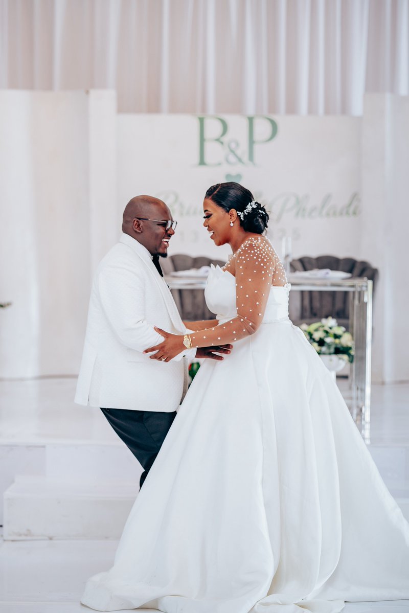 𝘛𝘶𝘮𝘦𝘭𝘰 𝘔𝘢𝘬𝘸𝘦𝘭𝘢 tweet media