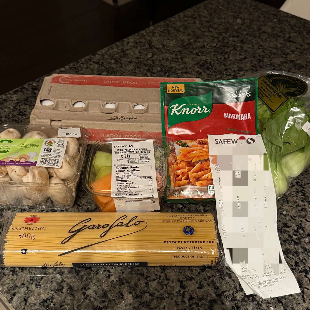 📌가계부 쓰기 귀찮은 사람의 기록법....📝
영수증과 함께 장 봐온거 찍기!🧾

언제, 어느 마트에서, 어떤 것을, 얼마치 샀는지
사진 한 장으로 기록 가능

사진으로 사물을 바로 볼 수 있으니까
앨범에 폴더 하나 만들어 두면 한 눈에 다 보이고 좋음