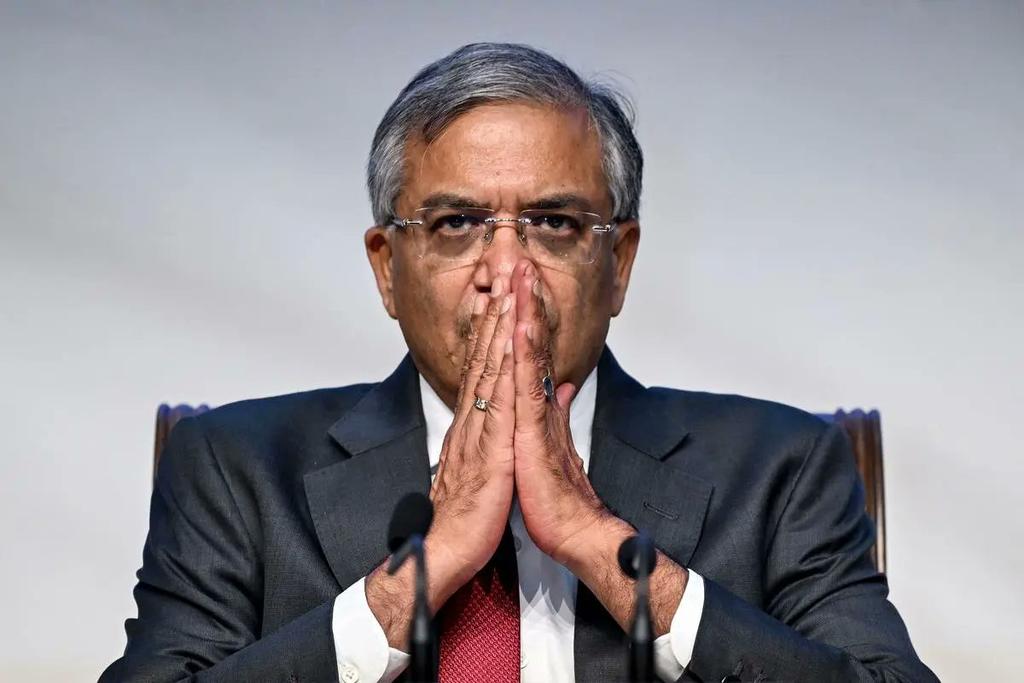 🚨 Major Election Security Overhaul in West Bengal

The Election Commission of India has ordered a significant reshuffle in the state’s top police leadership to ensure free and fair elections.

Key Appointments:

 • Siddh Nath Gupta, IPS – DG &amp; IGP, West Bengal
• Ajay Mukund