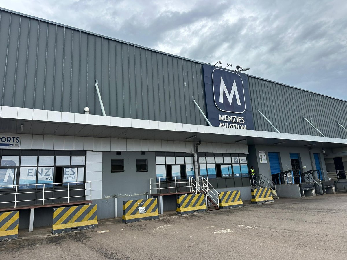 GideonSsekidde's tweet image. Menzies Aviation's got Entebbe International Airport's cargo game on lock. Keeping Uganda's trade and commerce moving.
#GoldenPosts
@menzies_com #CargoHandling #EntebbeAirport @uganda_aircargo @AviationUganda @UgandaCAA @GCICUganda @UCC_ED