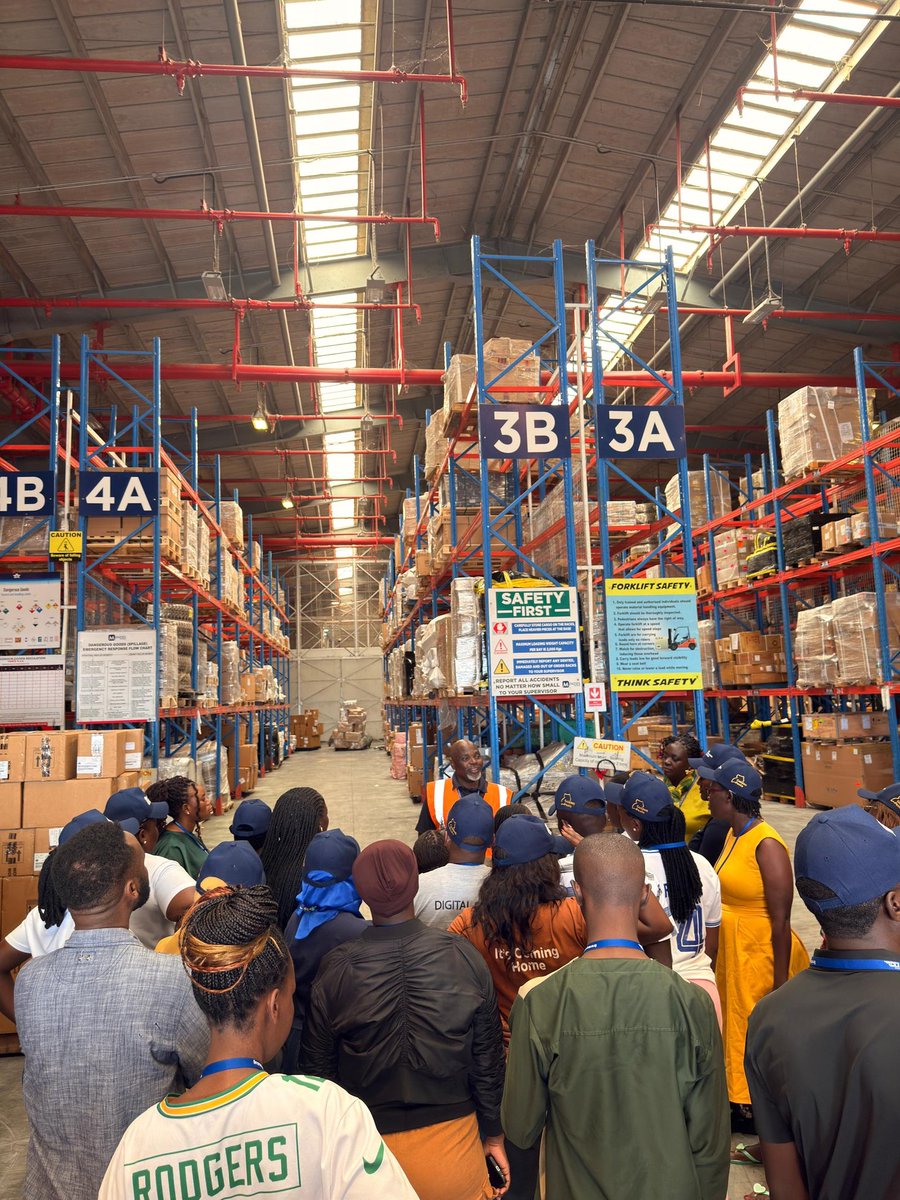 GideonSsekidde's tweet image. Menzies Aviation's got Entebbe International Airport's cargo game on lock. Keeping Uganda's trade and commerce moving.
#GoldenPosts
@menzies_com #CargoHandling #EntebbeAirport @uganda_aircargo @AviationUganda @UgandaCAA @GCICUganda @UCC_ED