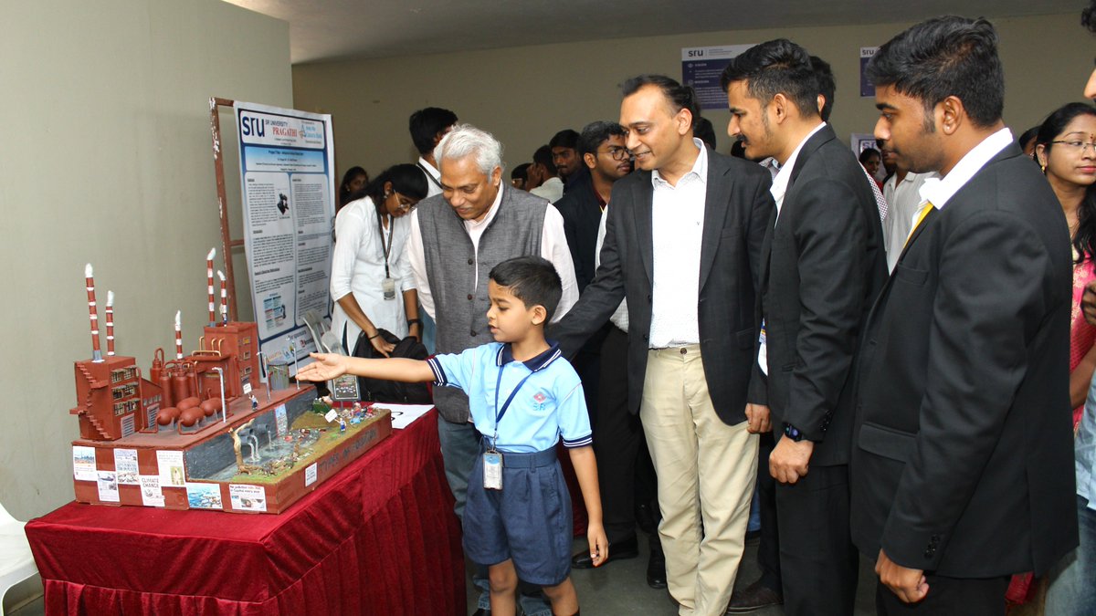 SR University tweet media