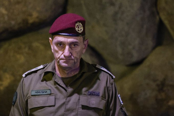 TurkForum1's tweet image. 🛑 #Netenyahu Is no longer with us.
Iran has taken him out.
Iran has deployed a bomb
-
🔴 İsrail Savunma Kuvvetleri Genelkurmay Başkanı:
Korgeneral Herzi Halevi, 
Netanyahu Artık aramızda değil.
İran onu ortadan kaldırdı.
İran, nükleer silaha sahip bir bomba konuşlandırdı. #Iran
