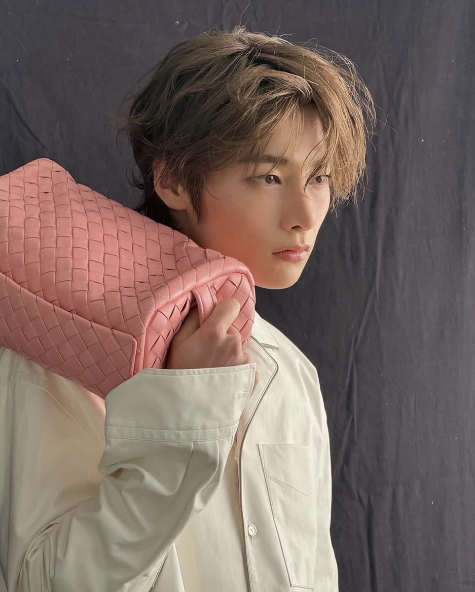 yangie ꒰ྀི১ ໒꒱ིྀ tweet media