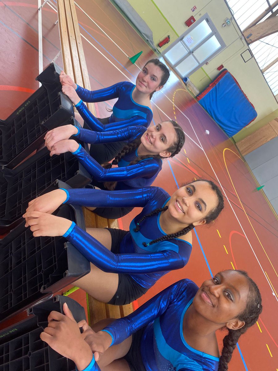 Championnats départementaux de steps : l’équipe féminine du lycée termine aux 2e et 3e places. Bravo