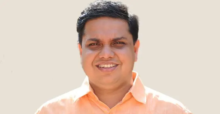 Karnnan2255's tweet photo. മരുമോനിസത്തിന്റെ ഇരകൾ‼️
മരുമോനിസകാലത്തു മറിച്ചൊരു തീരുമാനം പാർട്ടിയിൽ നിന്ന് നിങ്ങൾ പ്രതീക്ഷിച്ചോ നിഷ്കളങ്കരായ പാർട്ടി അണികളെ ...❓
ഇടതു ജിഹാദി കൂട്ടുകെട്ടിലൂടെ മരുമോനുവേണ്ടി പാർട്ടിയെ അടിയറ വച്ച വിജയൻ, എതിർക്കാൻ ശേഷി ഇല്ലാത്ത നേതാക്കന്മാരും അണികളും.
#NoVoteToLDF https://t.co/AeS2qutY46